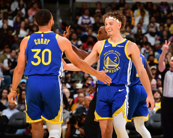 为(wèi)什(shén)么NBA各(gè)队(duì)要对勇士心存忌惮？首秀开门红就是答案
