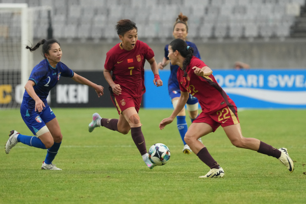 专访｜挑战追赶世界强队，中国女足主帅：我们必须要勇敢