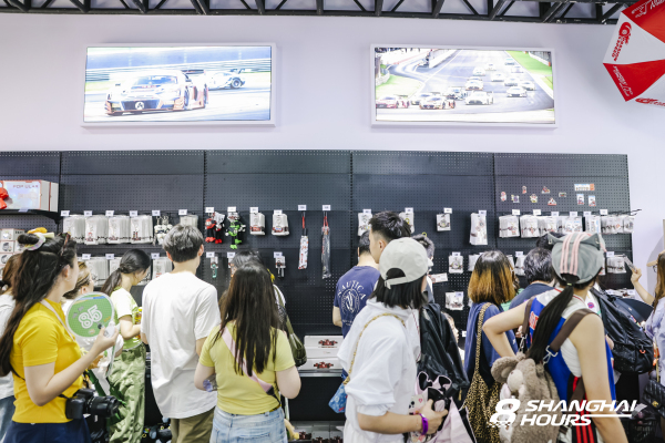 上海8小时耐力赛轰鸣上赛道,自主IP打造城市体育新符号