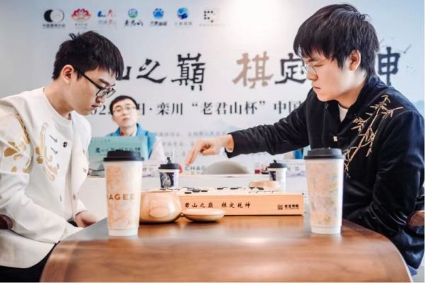 捍(hàn)卫(wèi)棋(qí)圣(shèng)头(tóu)衔(xián)泪(lèi)洒(sǎ)赛(sài)场(chǎng)，柯(kē)洁(jié)还(hái)能(néng)否(fǒu)找(zhǎo)回(huí)曾(céng)经(jīng)的(de)霸(bà)气(qì)