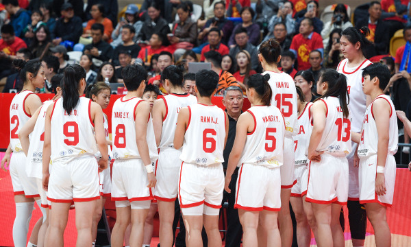 体坛联播|曼城击败那不勒斯,拉什福德双响助巴萨开门红